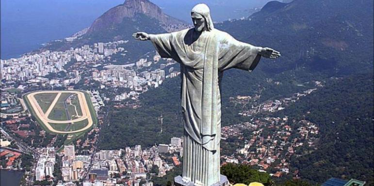 Бразилия отвръща на К-19. Нова статуя на Христос